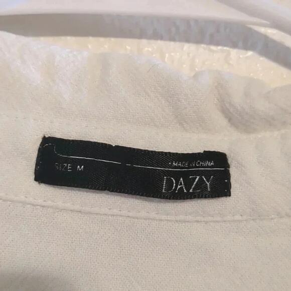 Dazy white button down top‎ size Medium - Picture 3 of 5